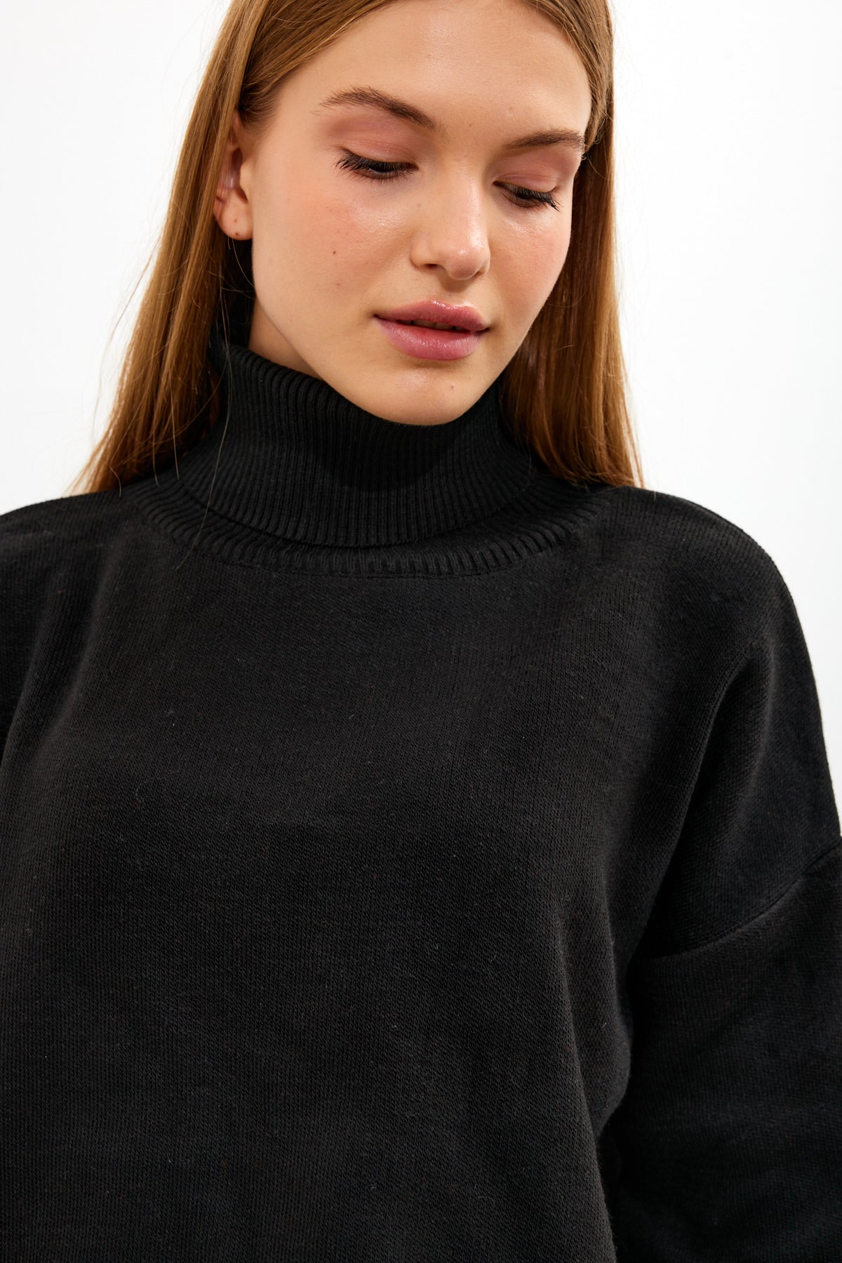 Oversized Solid Color Turtleneck Sweater - SKU: 1079