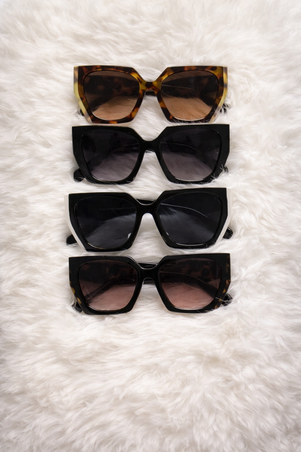 Women's Oversized Square Sunglasses V5233AG – 12-Piece Pack