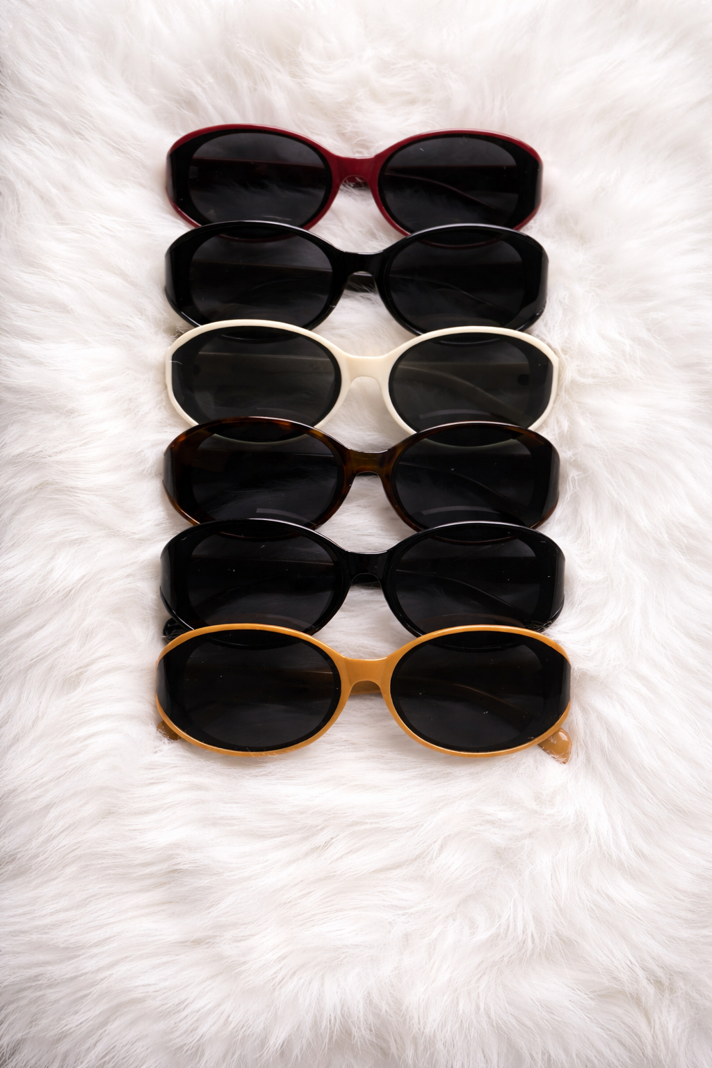 Women's Classic Oval Sunglasses – 12-Piece Pack V5553AG