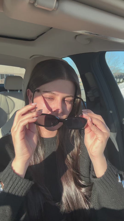 Women's Classic Oval Sunglasses – 12-Piece Pack V5553AG